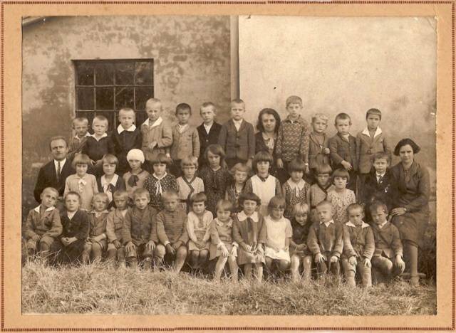 školní skupinové foto - od Z.Kněborta z Lestkova