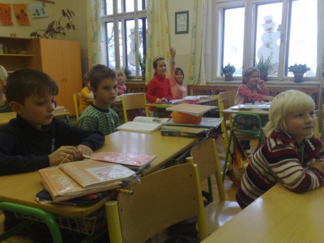 Mikulášská nadílka ve škole a školce.